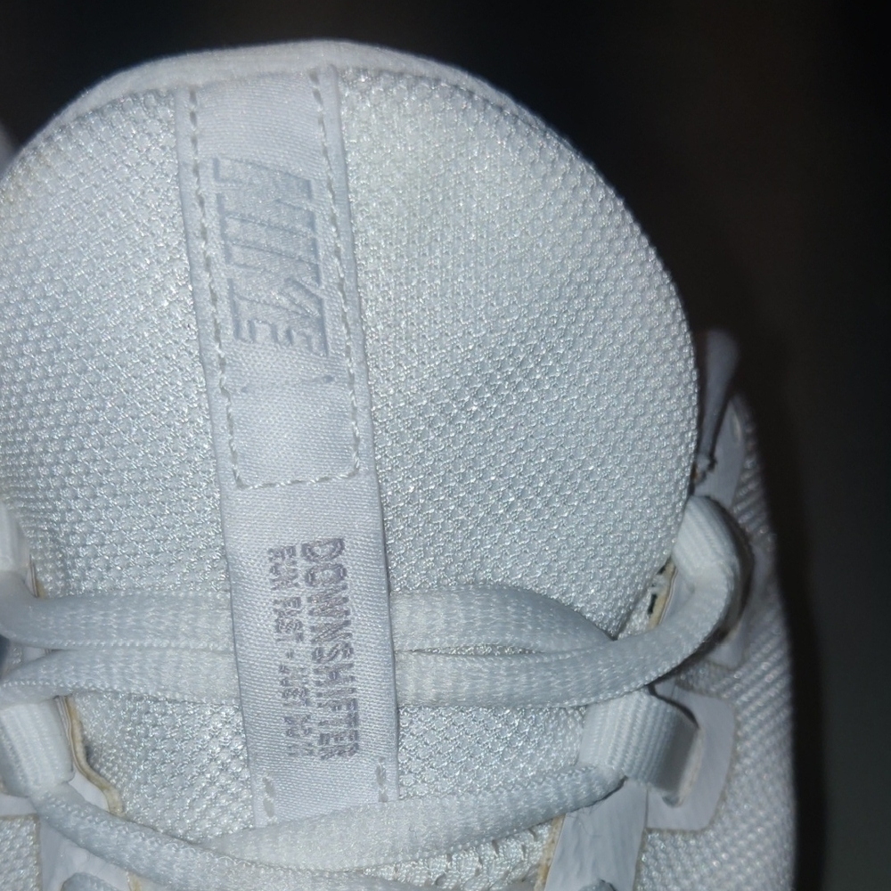 Nike White Woman's Running Shoes - Picture 11 of 11